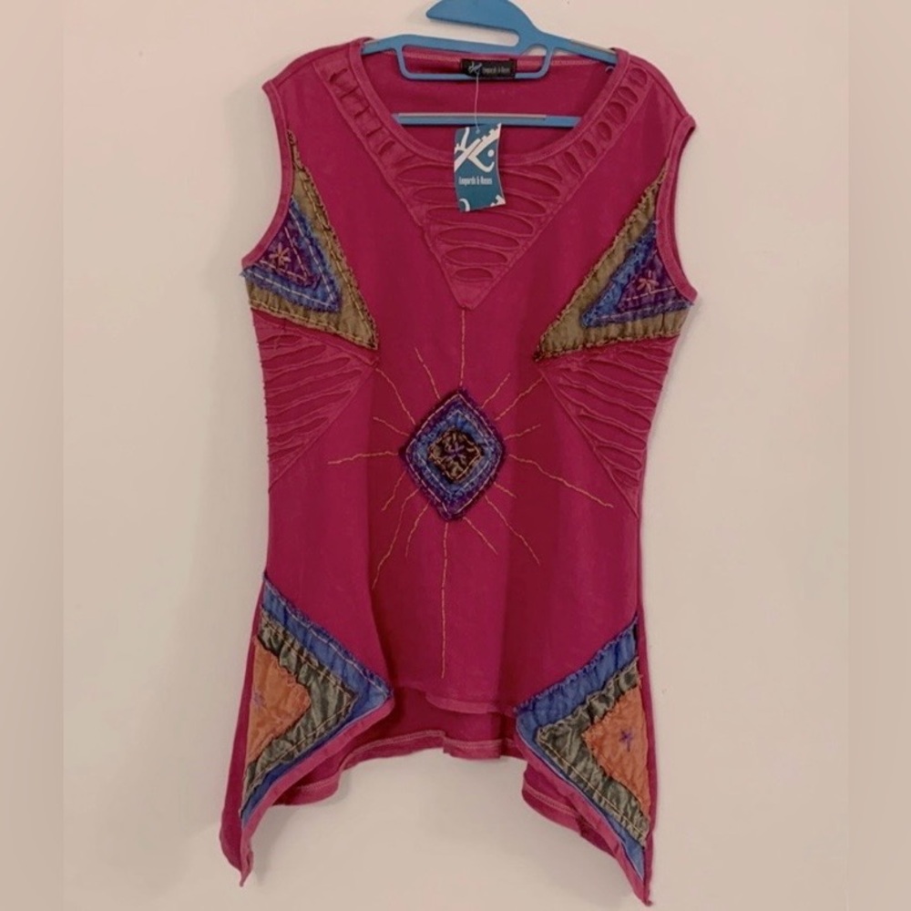 🆕 Leopards and Roses Sz M/L Fuchsia Tunic Sleeveless Patchwork Top